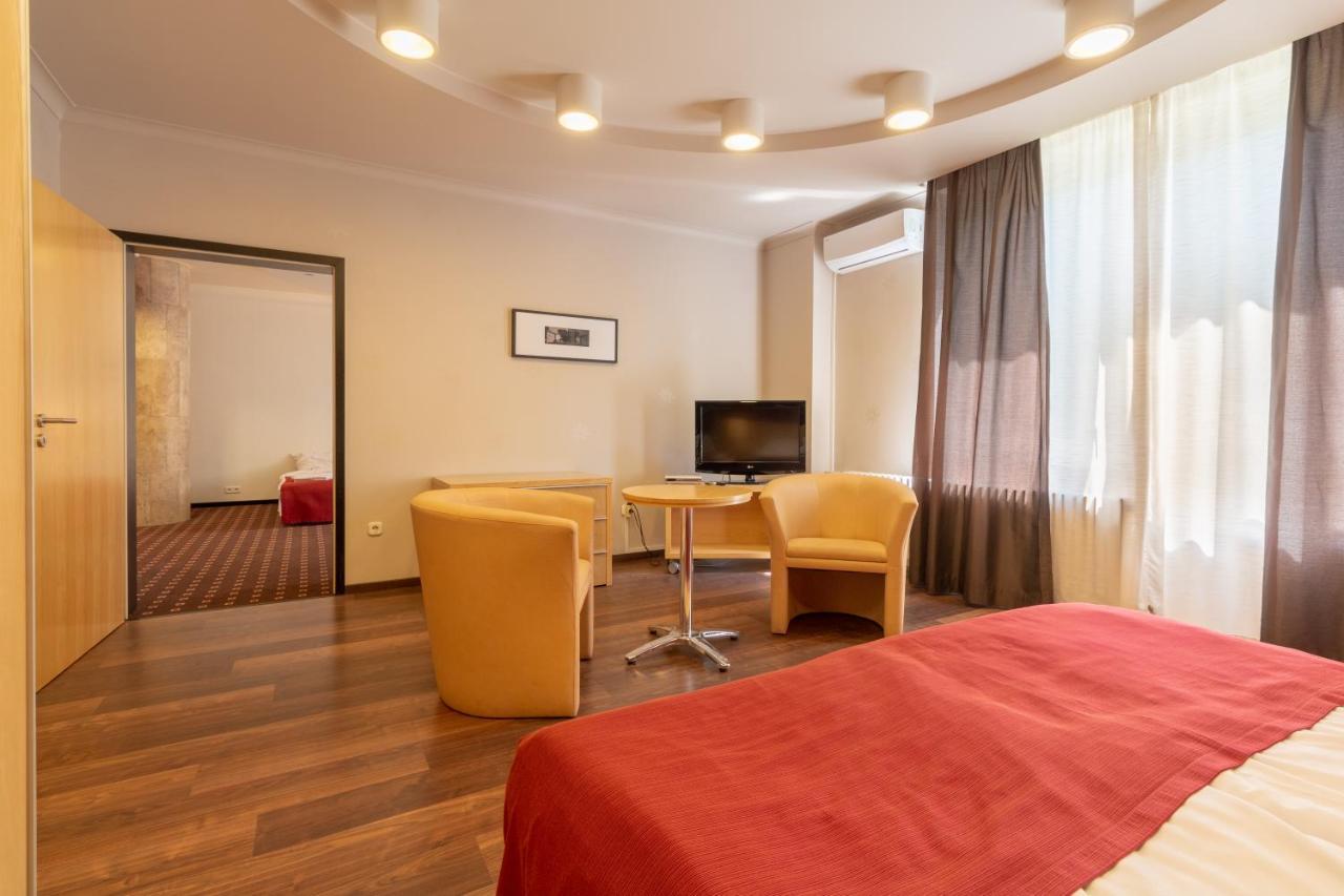 Hotel Laterum Печ Екстер'єр фото