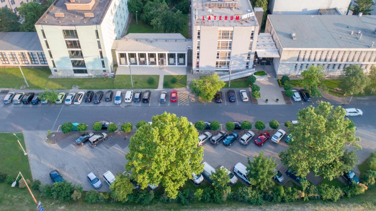 Hotel Laterum Печ Екстер'єр фото