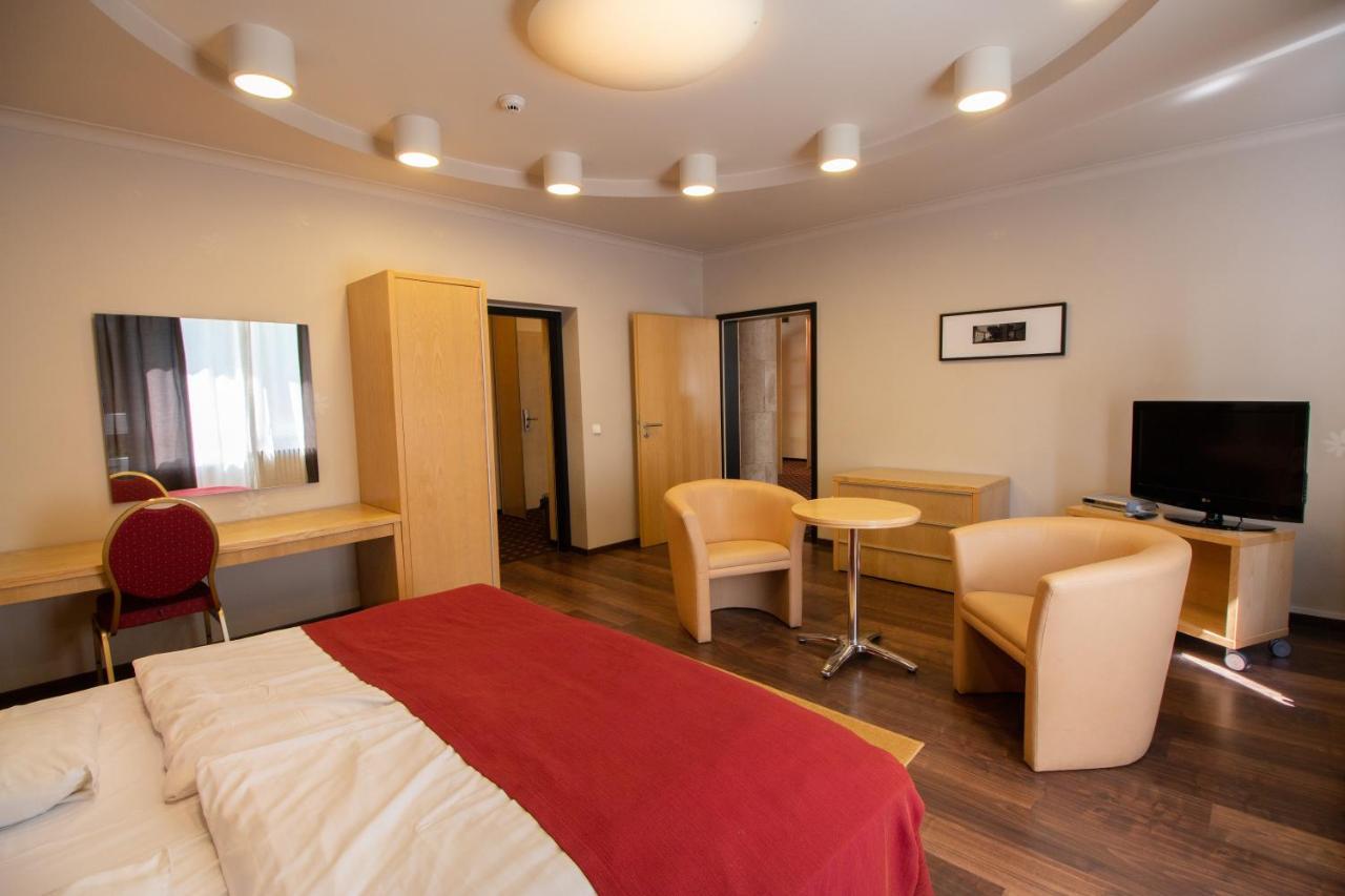 Hotel Laterum Печ Екстер'єр фото