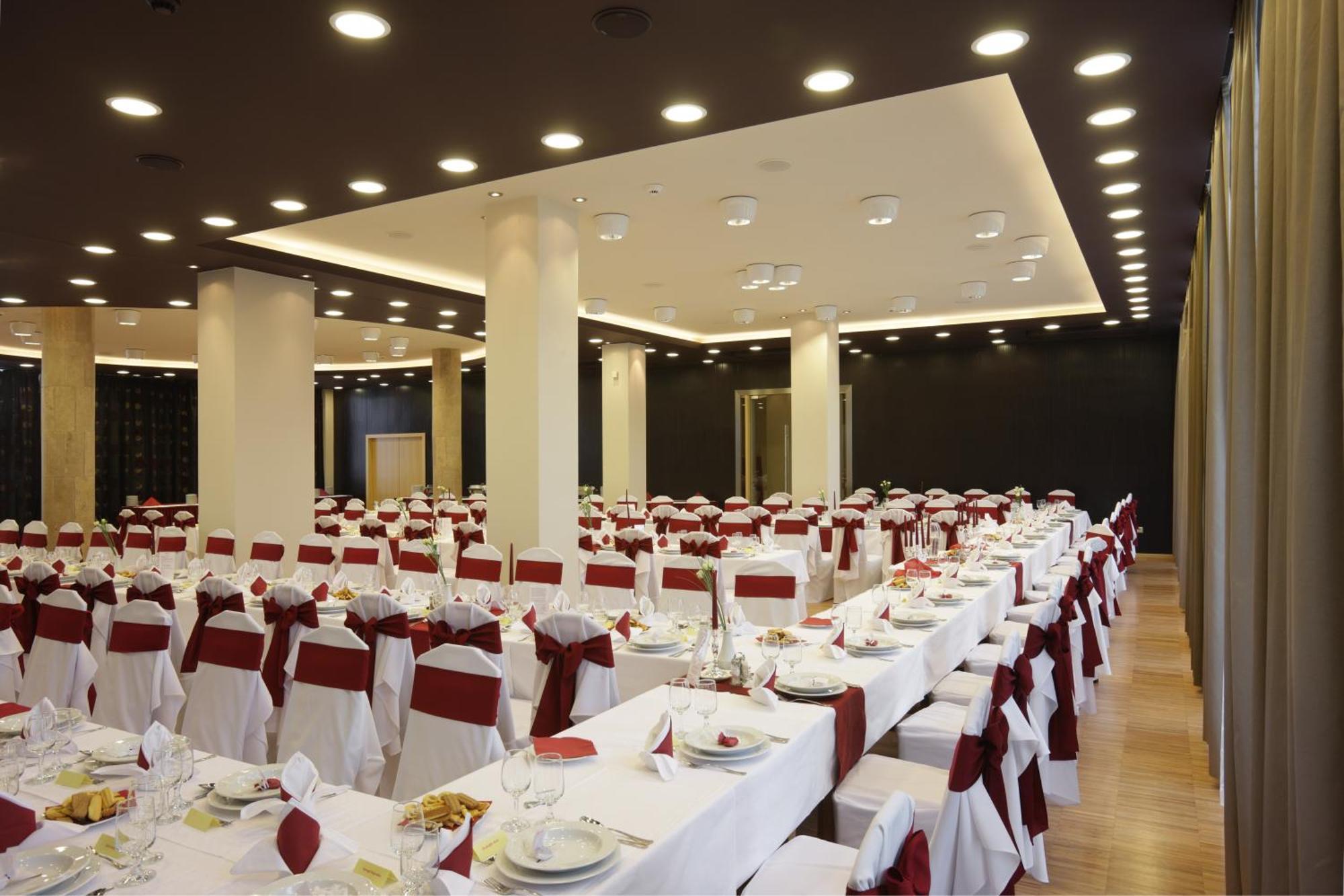Hotel Laterum Печ Екстер'єр фото