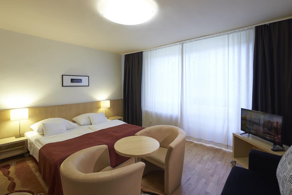 Hotel Laterum Печ Екстер'єр фото