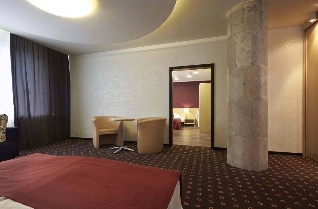 Hotel Laterum Печ Екстер'єр фото