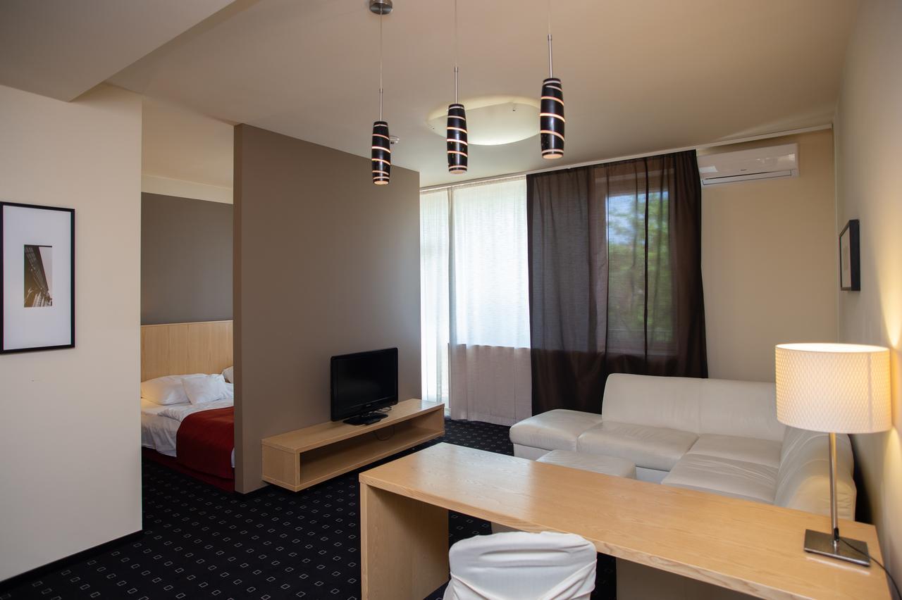 Hotel Laterum Печ Екстер'єр фото