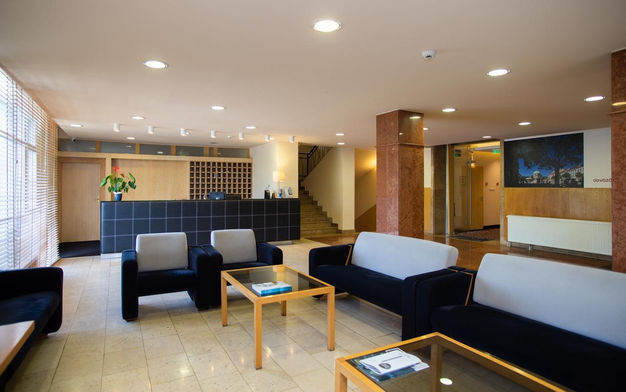 Hotel Laterum Печ Екстер'єр фото