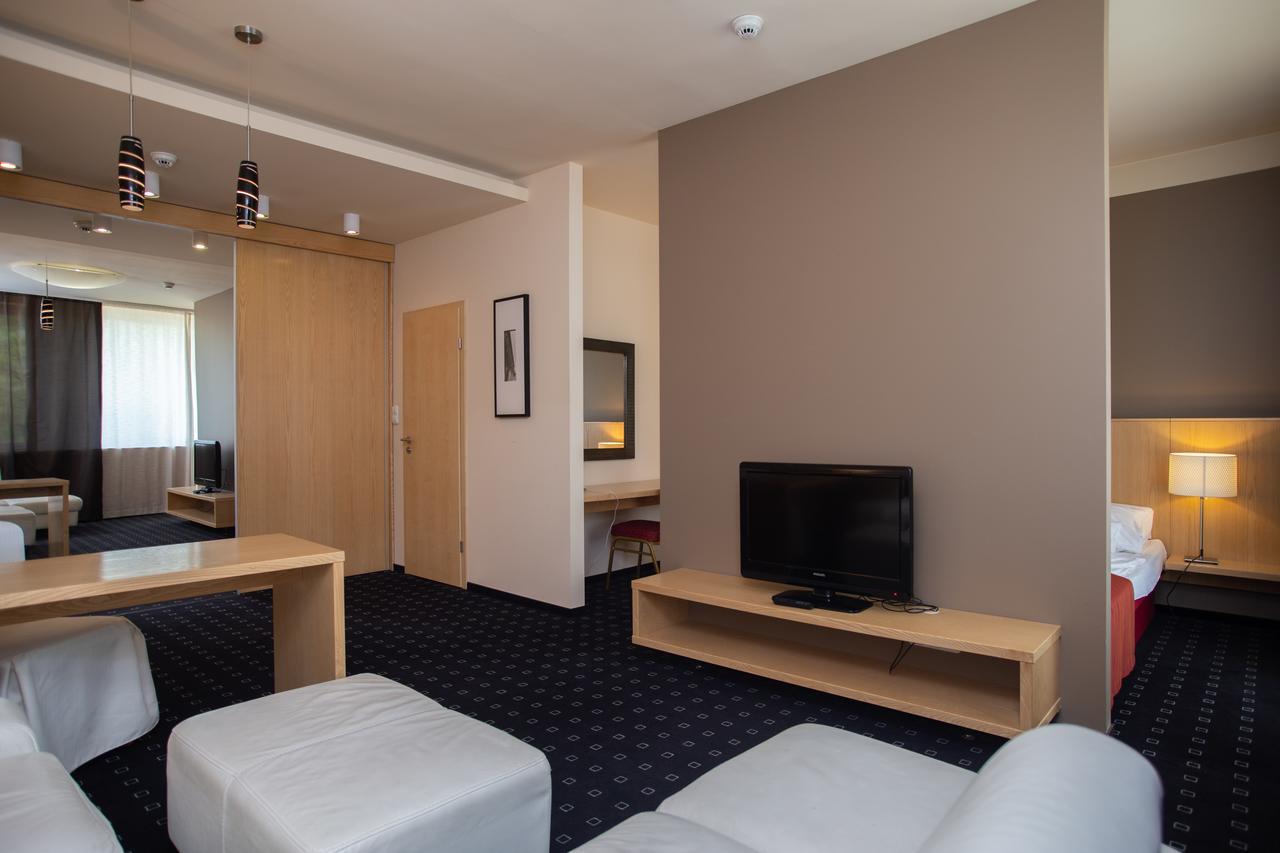 Hotel Laterum Печ Екстер'єр фото