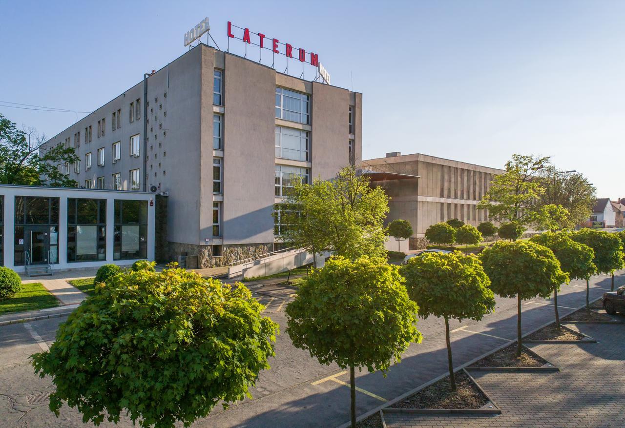 Hotel Laterum Печ Екстер'єр фото