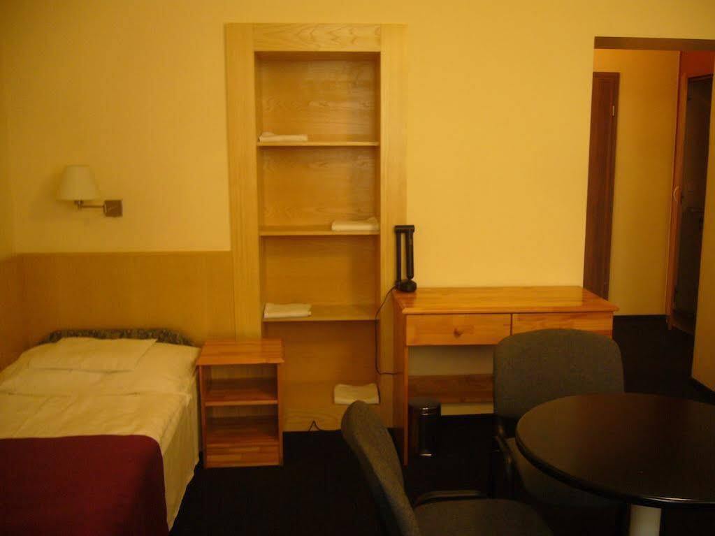 Hotel Laterum Печ Екстер'єр фото