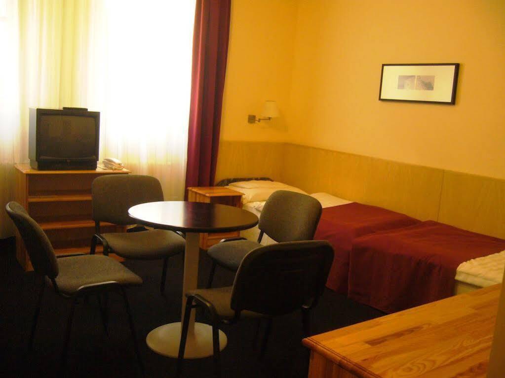 Hotel Laterum Печ Екстер'єр фото